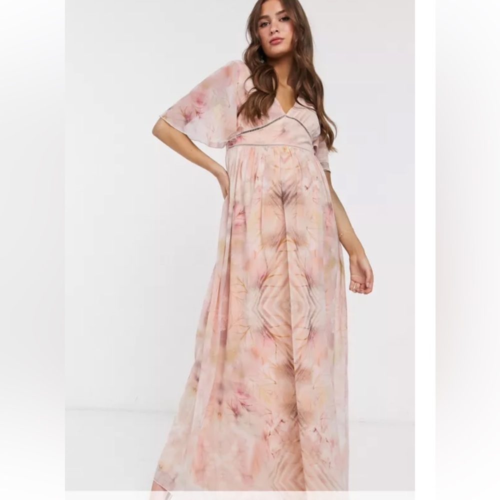 Flowy maternity dress. Peach/pink